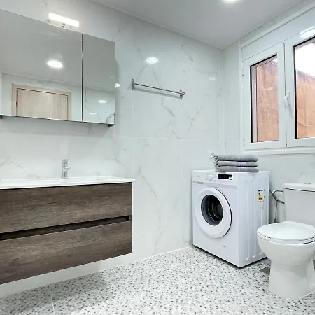 4-bedroom Family In The Center Of Apartament Atena